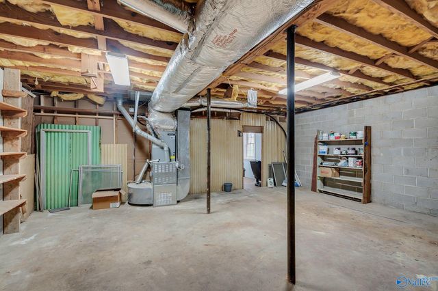 2515 Gladstone Drive NE, Huntsville, AL 35811