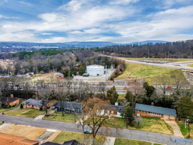 2515 Gladstone Drive NE, Huntsville, AL 35811