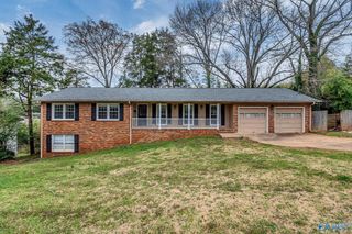 2515 Gladstone Drive NE, Huntsville, AL 35811