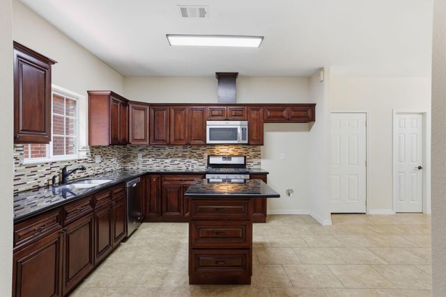 14314 N Cashel Oak Drive, Houston, TX 77069