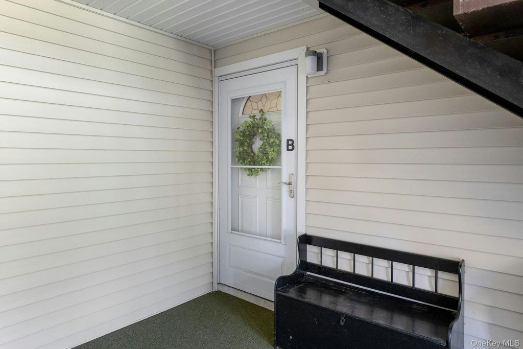 34 Warwick Place B, Yorktown Heights, NY 10598 — photo 5