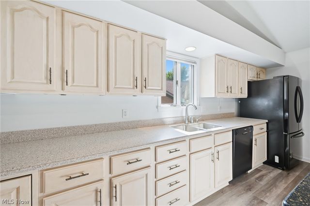 3721 Mercedes Place 10, Canfield, OH 44406
