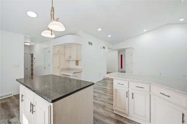3721 Mercedes Place 10, Canfield, OH 44406