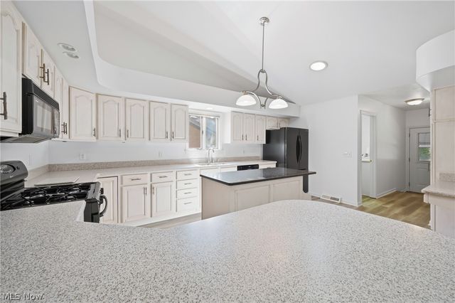 3721 Mercedes Place 10, Canfield, OH 44406