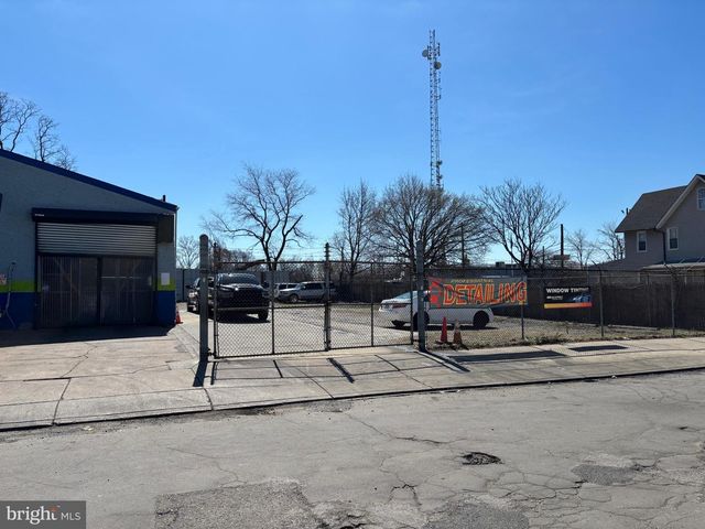 2722 SHERMAN AVE, Camden, NJ 08105