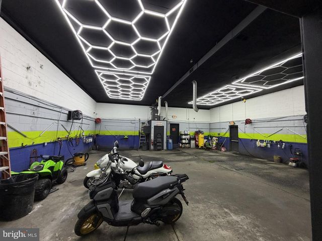 2722 SHERMAN AVE, Camden, NJ 08105
