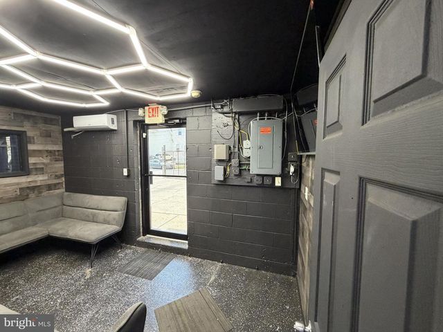 2722 SHERMAN AVE, Camden, NJ 08105