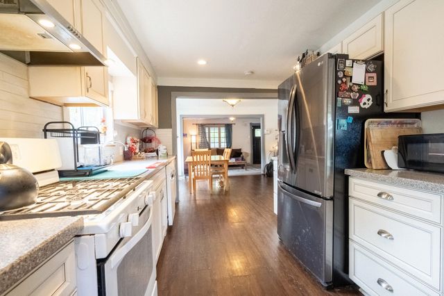 419 NW D Street, Grants Pass, OR 97526