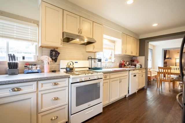 419 NW D Street, Grants Pass, OR 97526