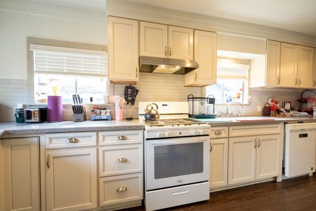 419 NW D Street, Grants Pass, OR 97526