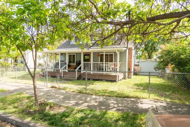 419 NW D Street, Grants Pass, OR 97526