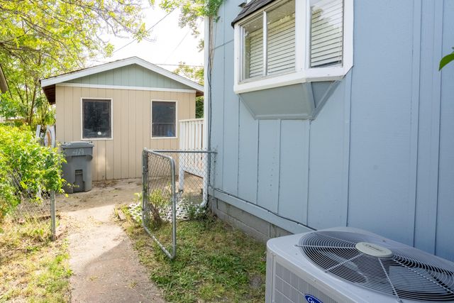 419 NW D Street, Grants Pass, OR 97526