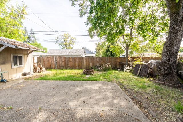 419 NW D Street, Grants Pass, OR 97526