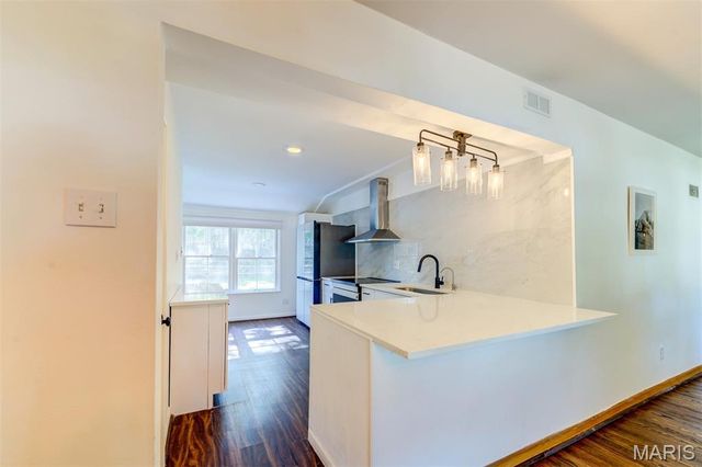 1008 Woodgate Drive, Kirkwood, MO 63122