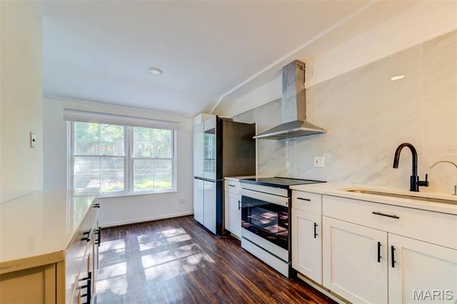1008 Woodgate Drive, Kirkwood, MO 63122