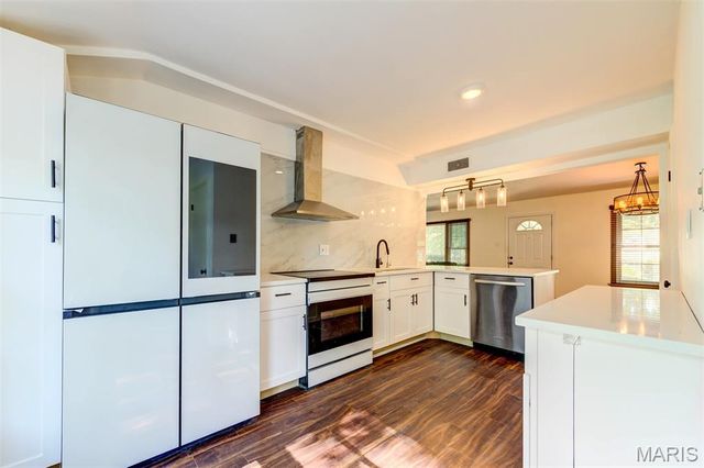 1008 Woodgate Drive, Kirkwood, MO 63122