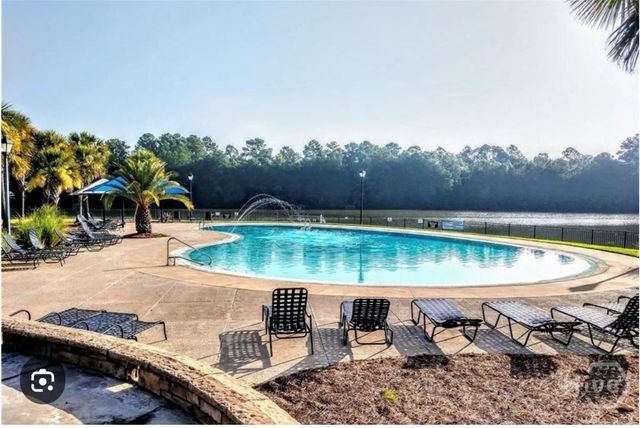 16 Millwood Lake Drive, Savannah, GA 31407