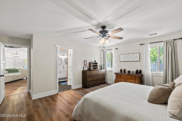 216 Hickory Lane, Hampstead, NC 28443