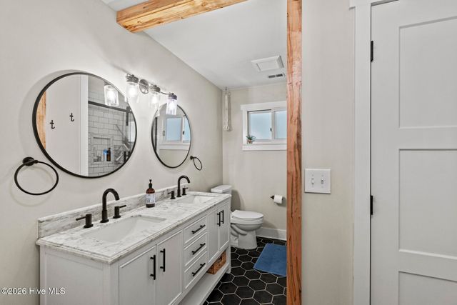 216 Hickory Lane, Hampstead, NC 28443