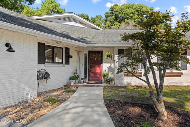 216 Hickory Lane, Hampstead, NC 28443