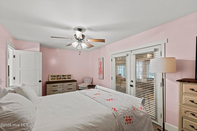 216 Hickory Lane, Hampstead, NC 28443