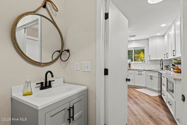 216 Hickory Lane, Hampstead, NC 28443