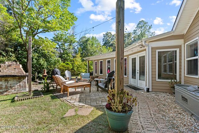 216 Hickory Lane, Hampstead, NC 28443