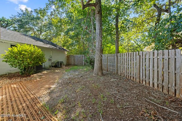 216 Hickory Lane, Hampstead, NC 28443