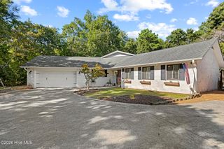 216 Hickory Lane, Hampstead, NC 28443