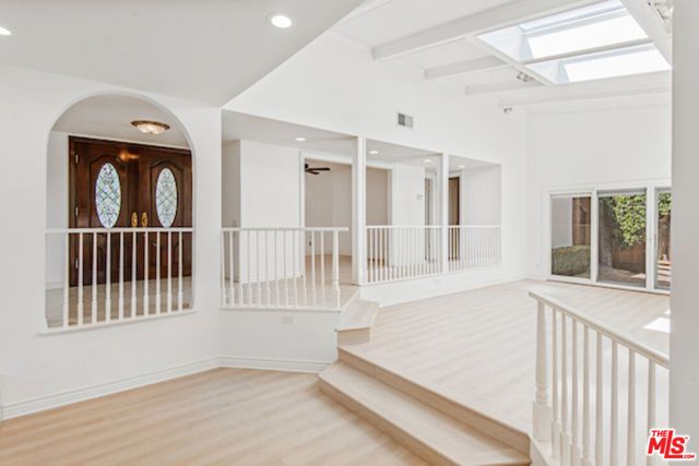 5496 Katherine Avenue, Sherman Oaks, CA 91401