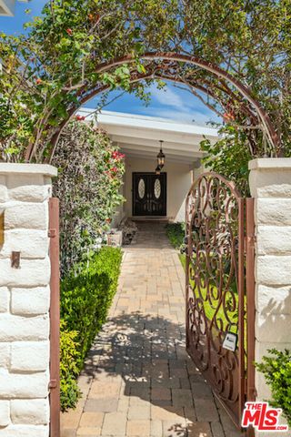 5496 Katherine Avenue, Sherman Oaks, CA 91401