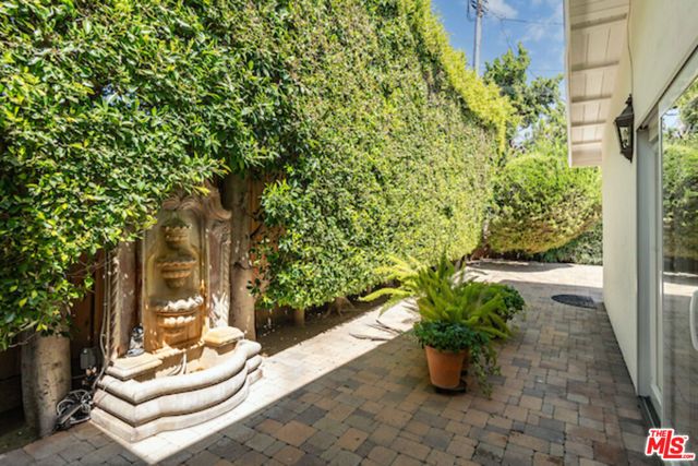 5496 Katherine Avenue, Sherman Oaks, CA 91401