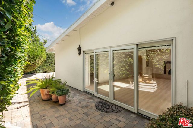 5496 Katherine Avenue, Sherman Oaks, CA 91401
