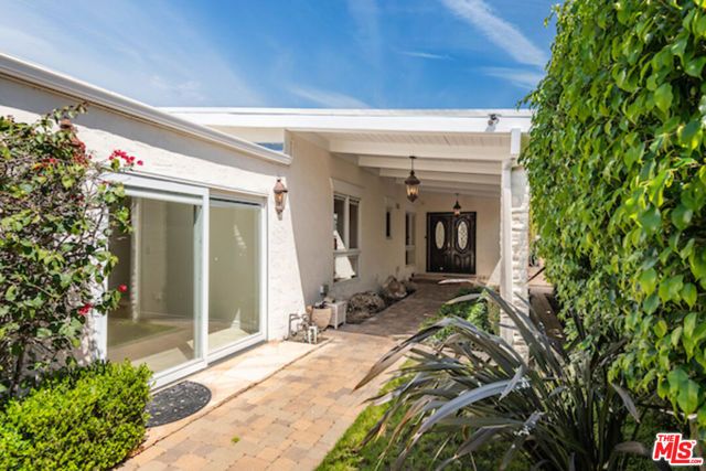 5496 Katherine Avenue, Sherman Oaks, CA 91401