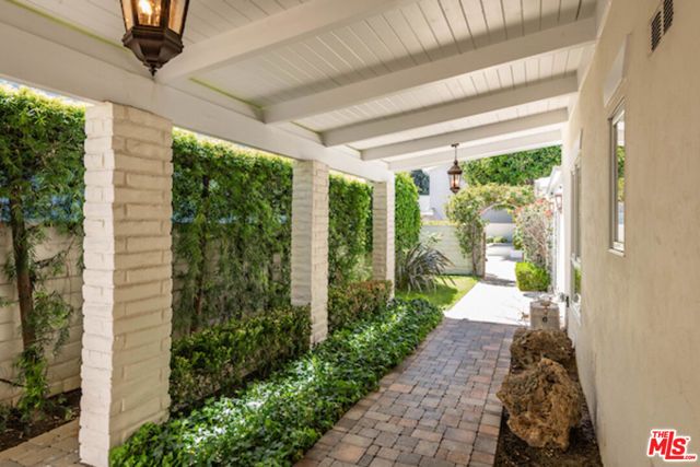 5496 Katherine Avenue, Sherman Oaks, CA 91401