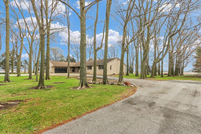 1644 County Road 200 Road, Seymour, IL 61875