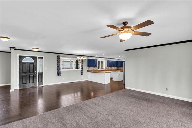 1644 County Road 200 Road, Seymour, IL 61875