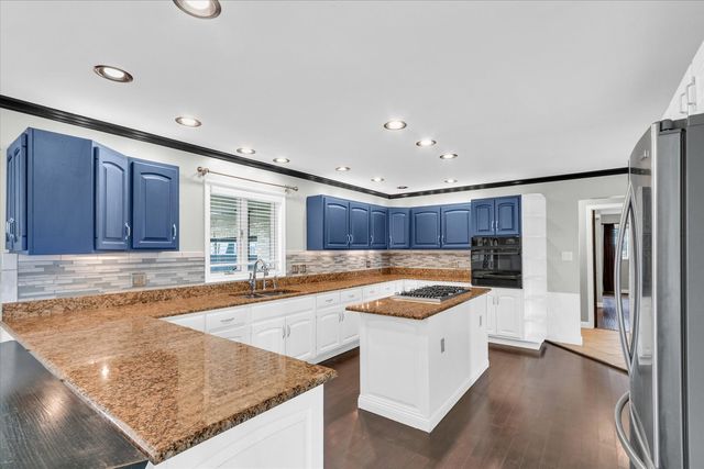 1644 County Road 200 Road, Seymour, IL 61875