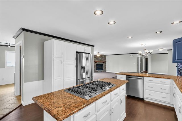 1644 County Road 200 Road, Seymour, IL 61875