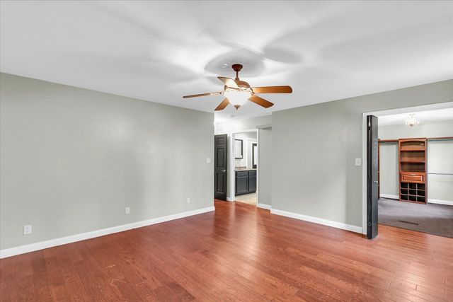 1644 County Road 200 Road, Seymour, IL 61875