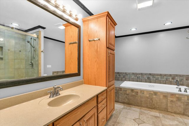 1644 County Road 200 Road, Seymour, IL 61875