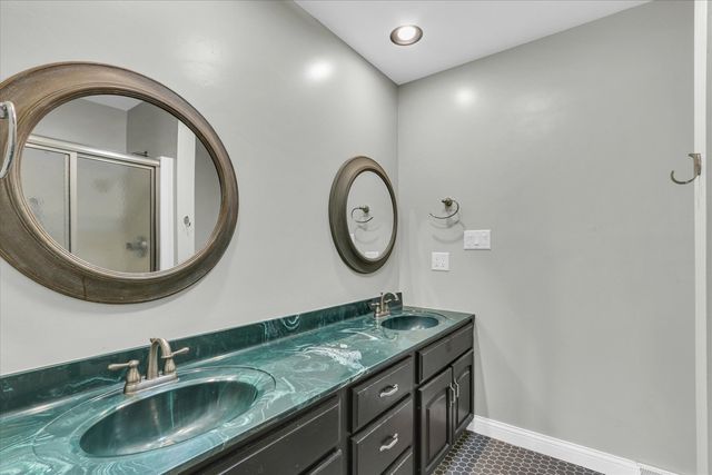 1644 County Road 200 Road, Seymour, IL 61875