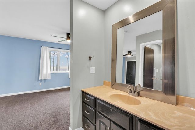 1644 County Road 200 Road, Seymour, IL 61875