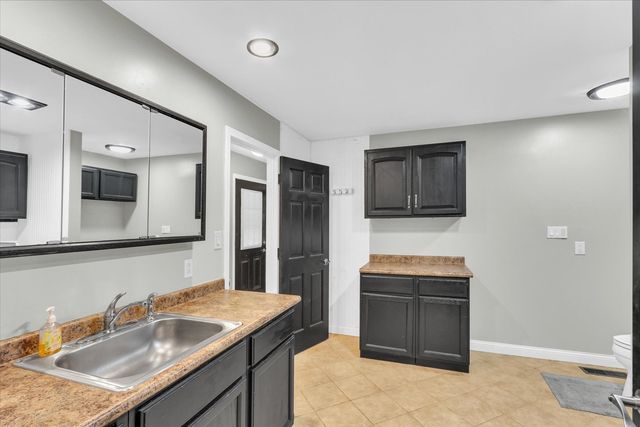 1644 County Road 200 Road, Seymour, IL 61875