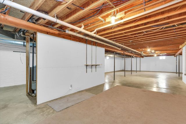 1644 County Road 200 Road, Seymour, IL 61875