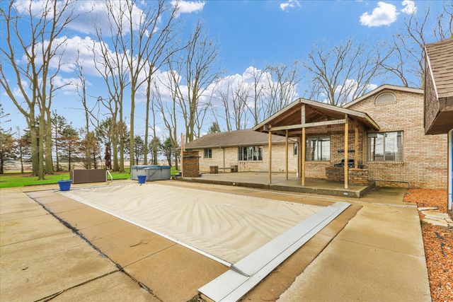 1644 County Road 200 Road, Seymour, IL 61875