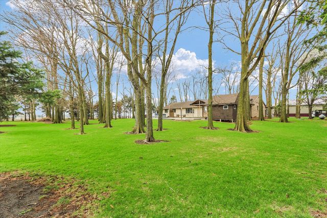 1644 County Road 200 Road, Seymour, IL 61875