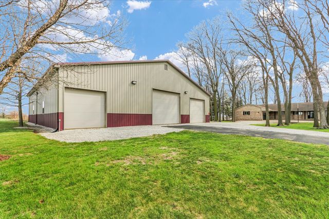 1644 County Road 200 Road, Seymour, IL 61875