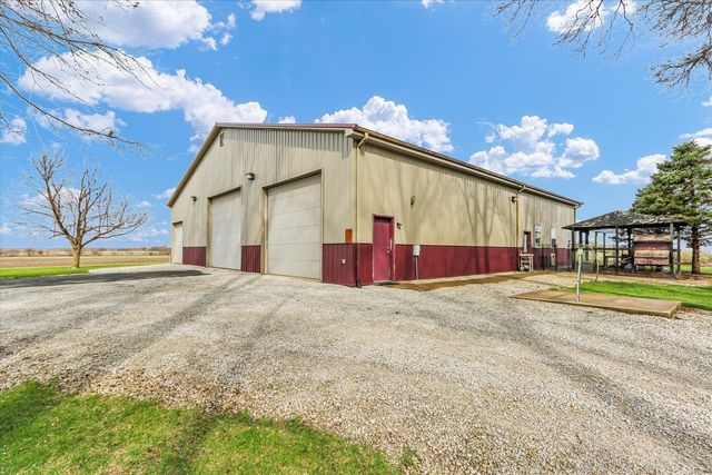 1644 County Road 200 Road, Seymour, IL 61875