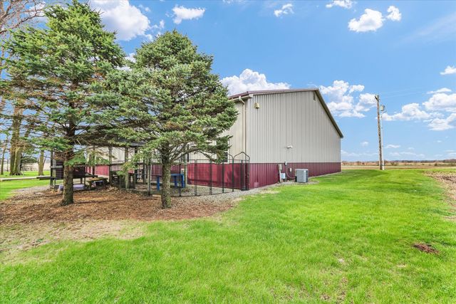 1644 County Road 200 Road, Seymour, IL 61875